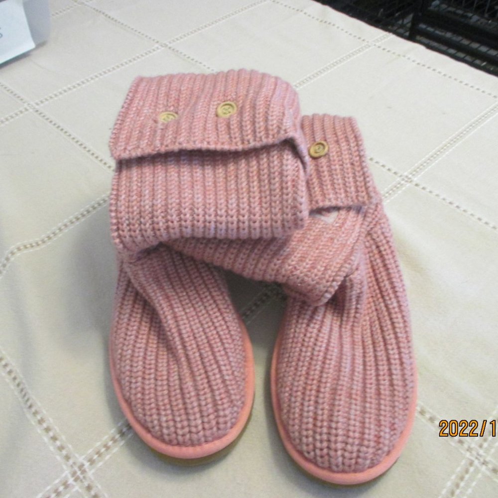UGG BOOTS, SIZE 8, PINK